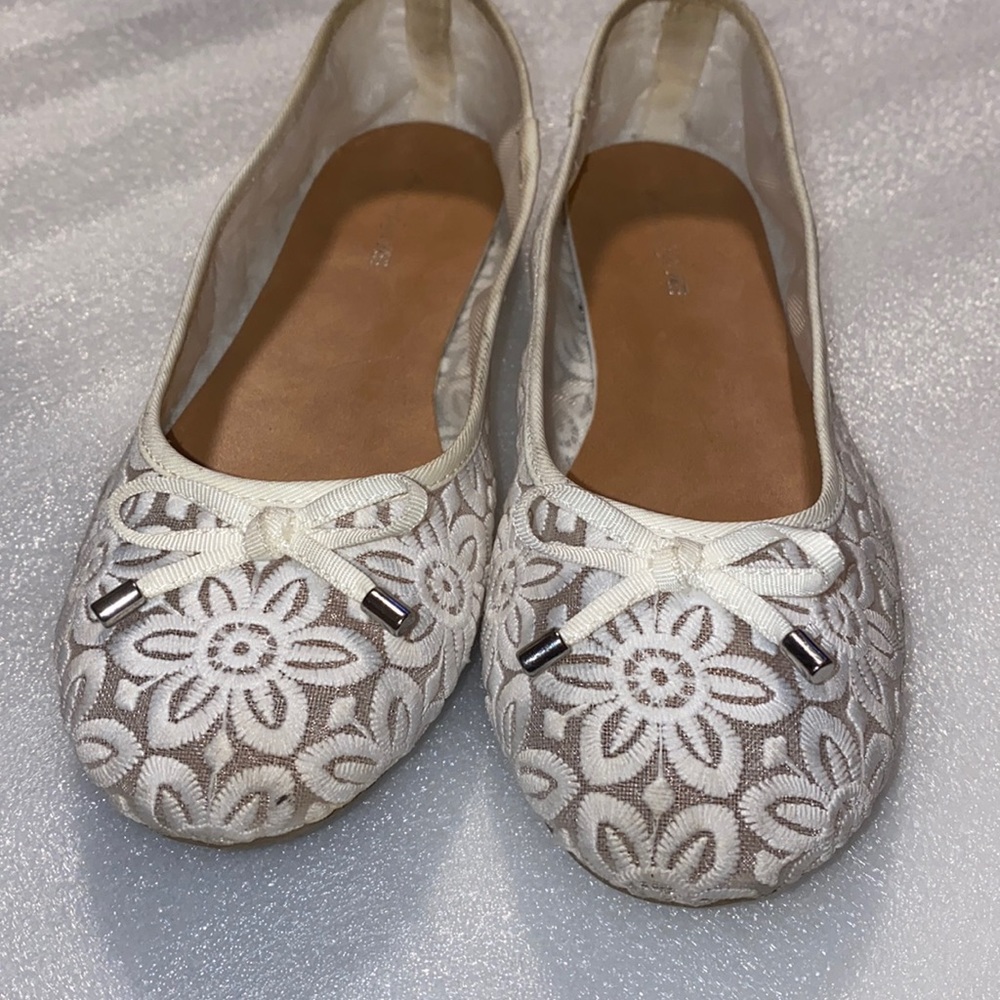 American Eagle 🦅 flats shoes # 3 1/2